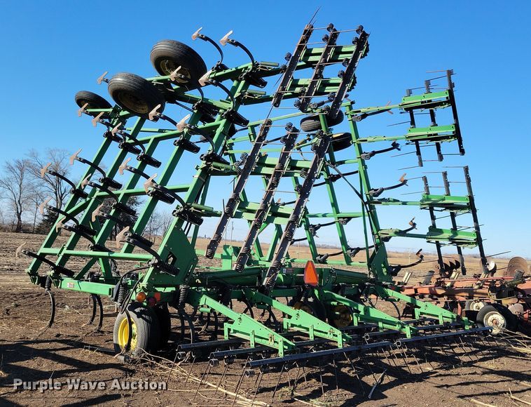 image for item DL7788 John Deere  field cultivator