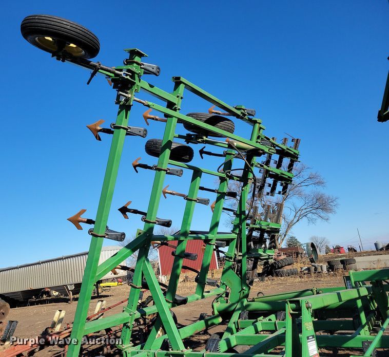 image for item DL7788 John Deere  field cultivator