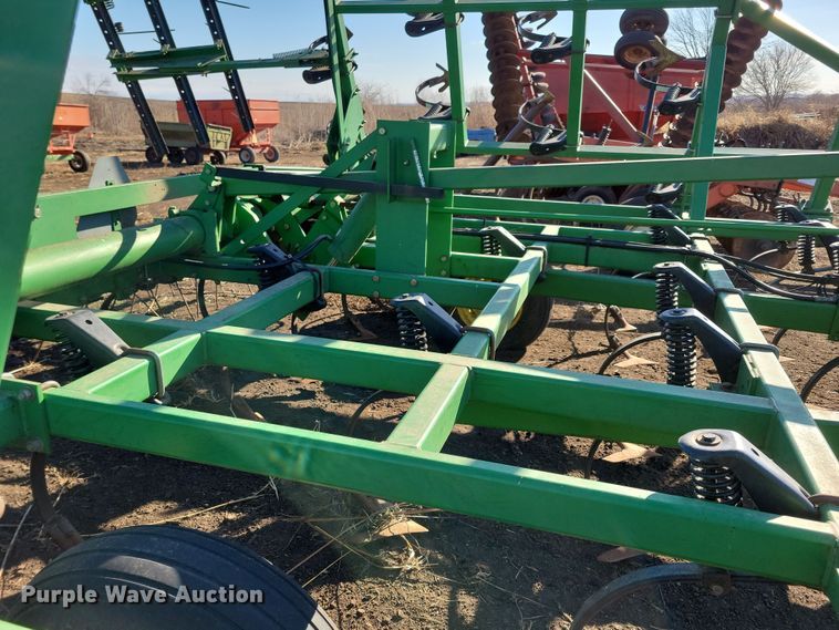 image for item DL7788 John Deere  field cultivator