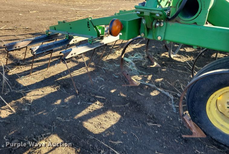 image for item DL7788 John Deere  field cultivator