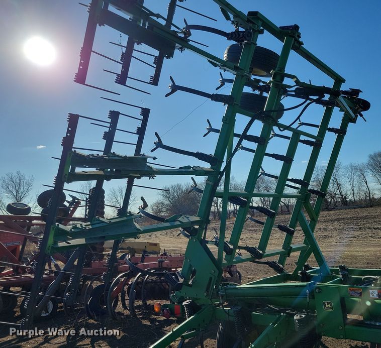 image for item DL7788 John Deere  field cultivator