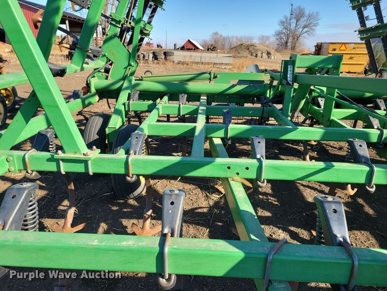 image for item DL7788 John Deere  field cultivator