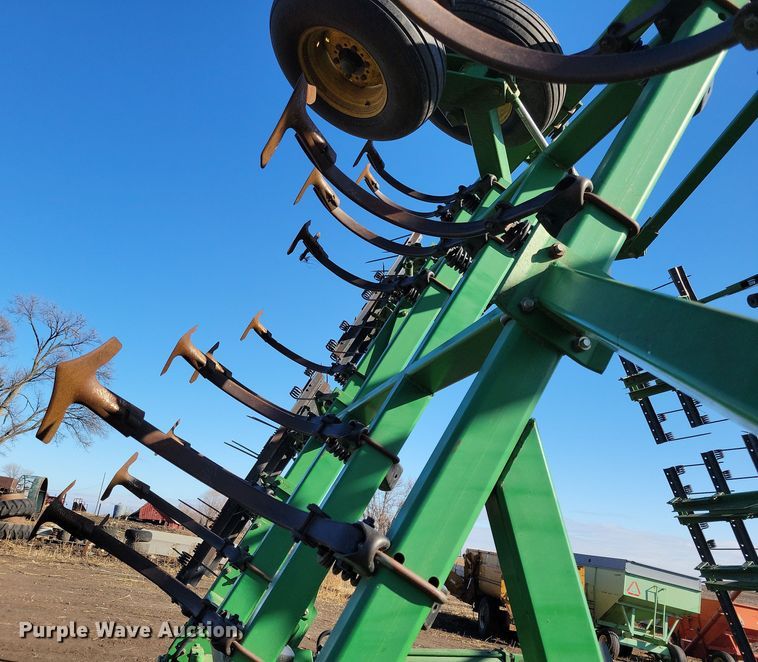 image for item DL7788 John Deere  field cultivator