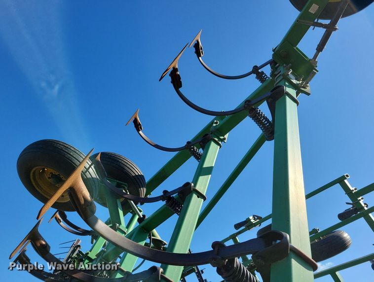 image for item DL7788 John Deere  field cultivator