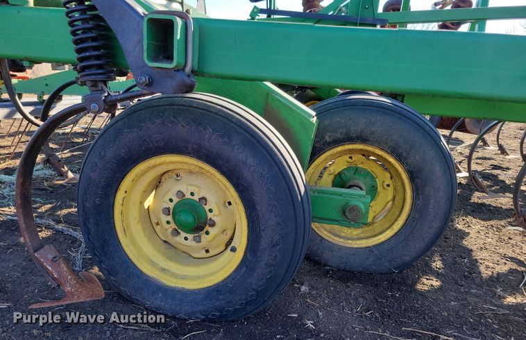 image for item DL7788 John Deere  field cultivator