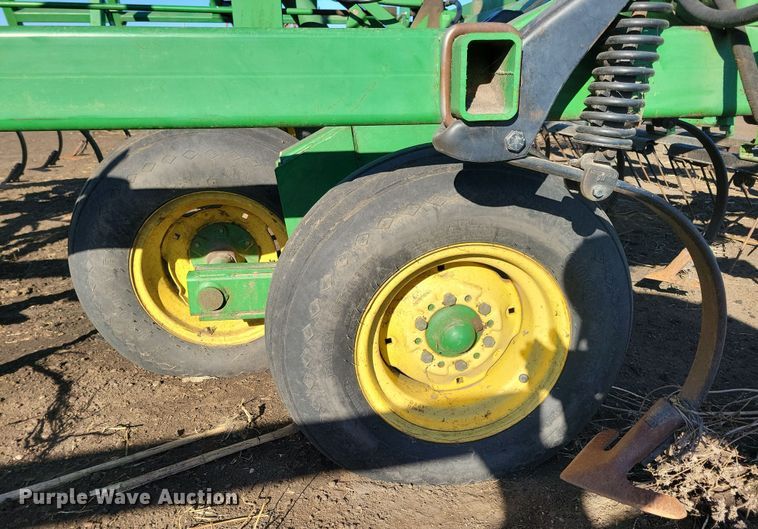 image for item DL7788 John Deere  field cultivator