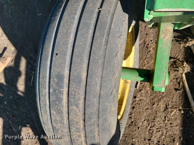 image for item DL7788 John Deere  field cultivator