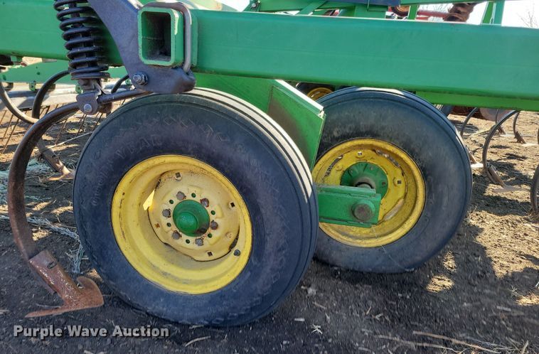 image for item DL7788 John Deere  field cultivator