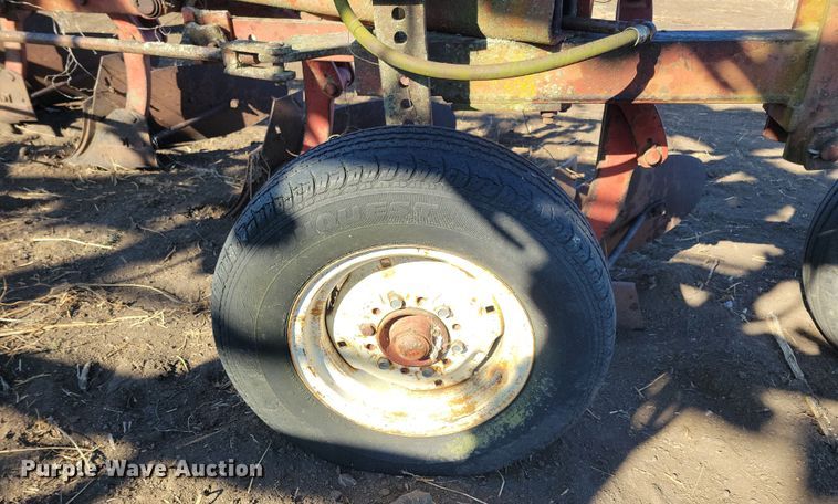 image for item DL7789 International 710  plow