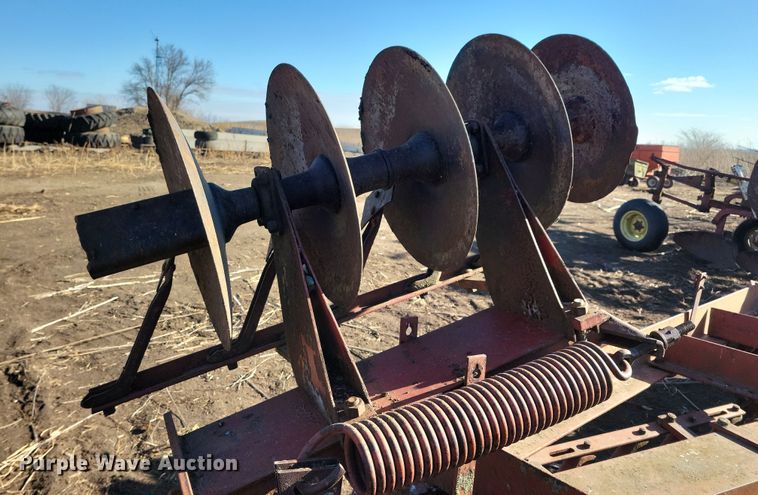 image for item DL7790 International  tandem disk