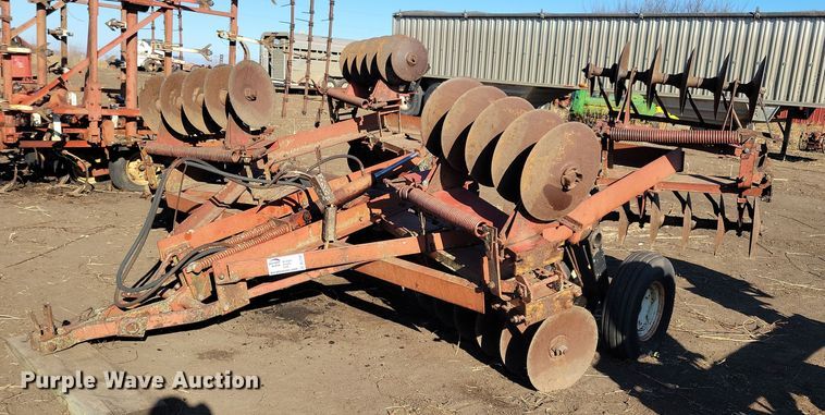 image for item DL7791 International 480  tandem disk