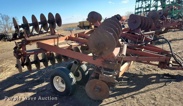 image for item DL7791 International 480  tandem disk