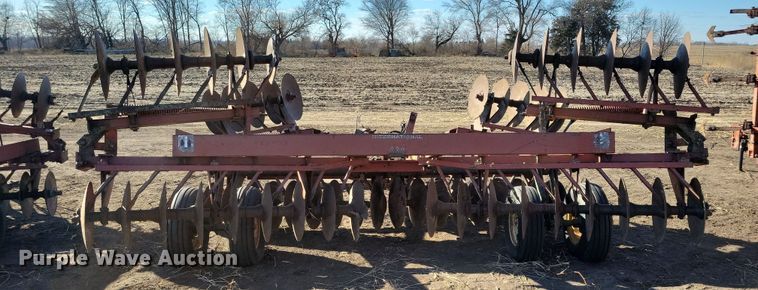 image for item DL7791 International 480  tandem disk