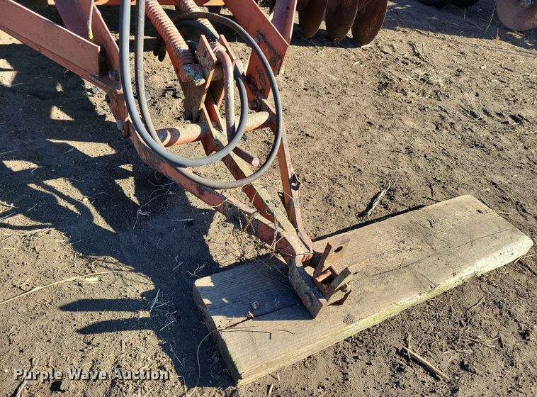 image for item DL7791 International 480  tandem disk