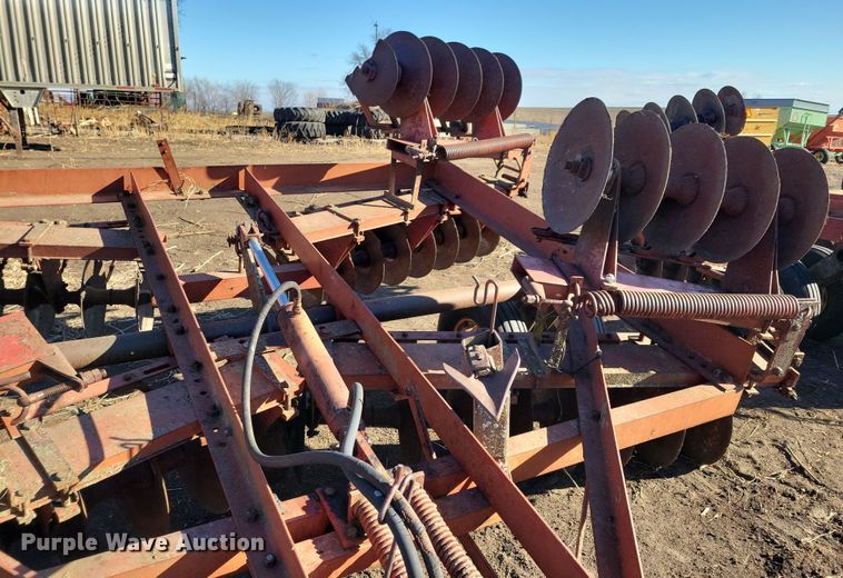 image for item DL7791 International 480  tandem disk