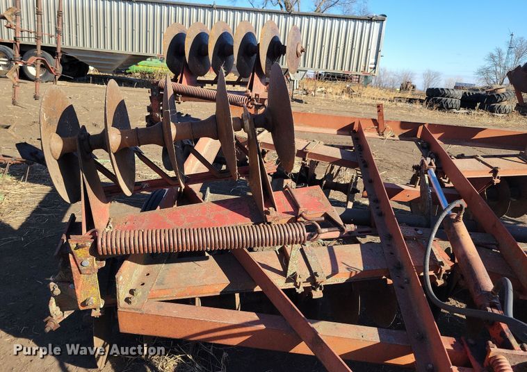 image for item DL7791 International 480  tandem disk