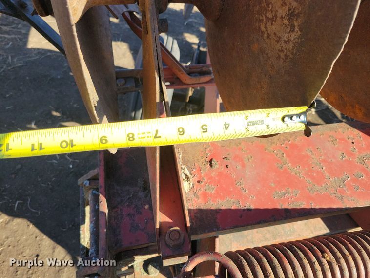 image for item DL7791 International 480  tandem disk