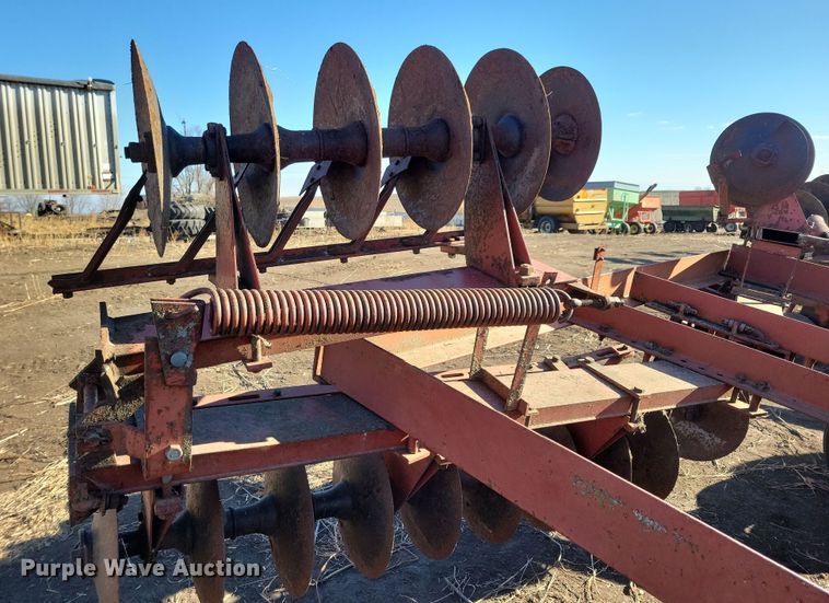 image for item DL7791 International 480  tandem disk