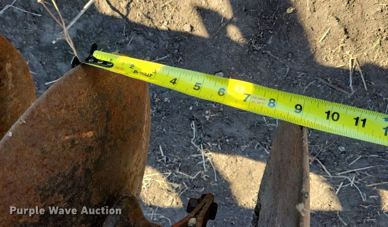 image for item DL7791 International 480  tandem disk