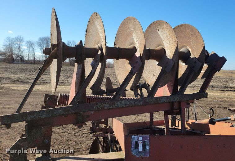 image for item DL7791 International 480  tandem disk