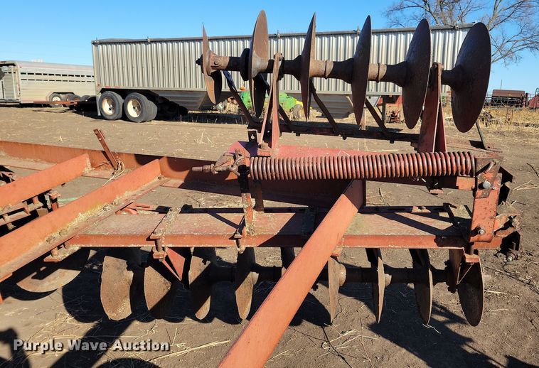 image for item DL7791 International 480  tandem disk