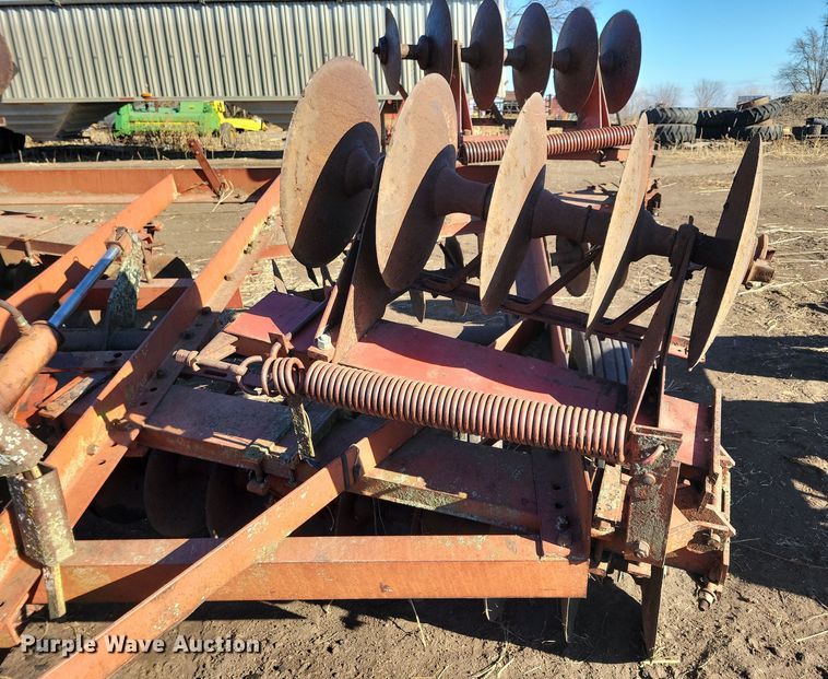 image for item DL7791 International 480  tandem disk