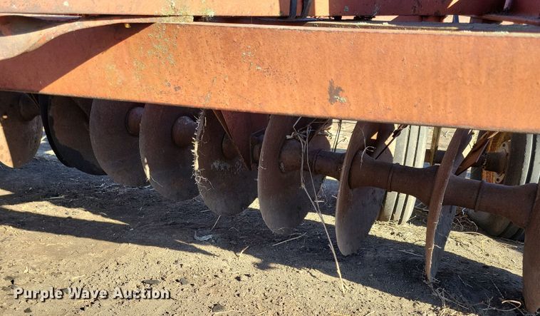 image for item DL7791 International 480  tandem disk