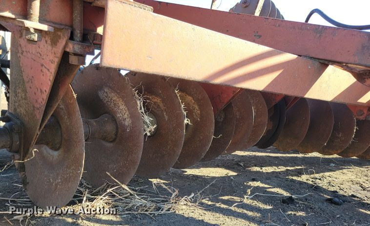 image for item DL7791 International 480  tandem disk