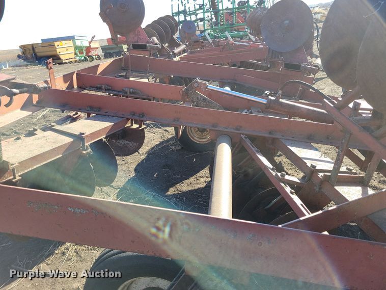 image for item DL7791 International 480  tandem disk