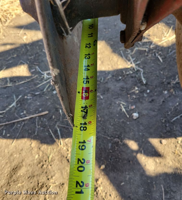 image for item DL7791 International 480  tandem disk