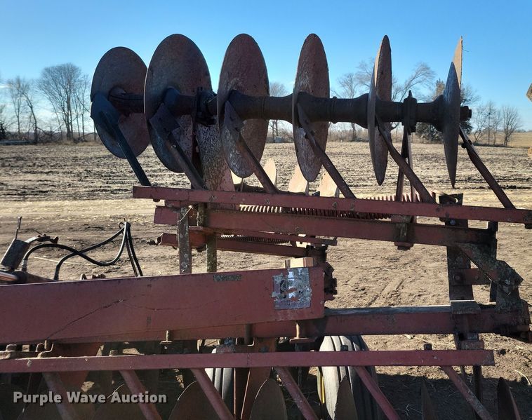 image for item DL7791 International 480  tandem disk