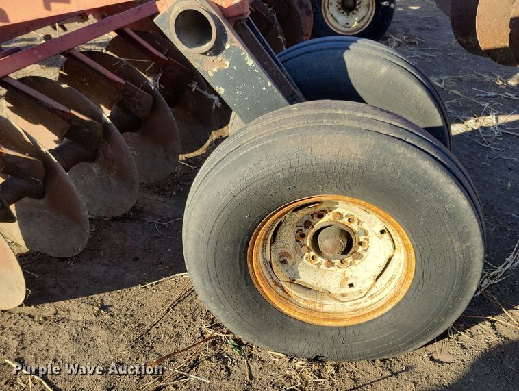 image for item DL7791 International 480  tandem disk