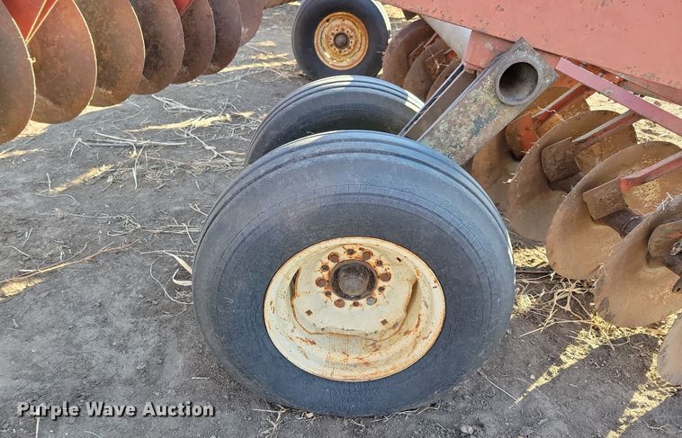 image for item DL7791 International 480  tandem disk