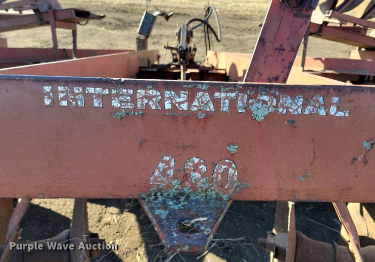 image for item DL7791 International 480  tandem disk