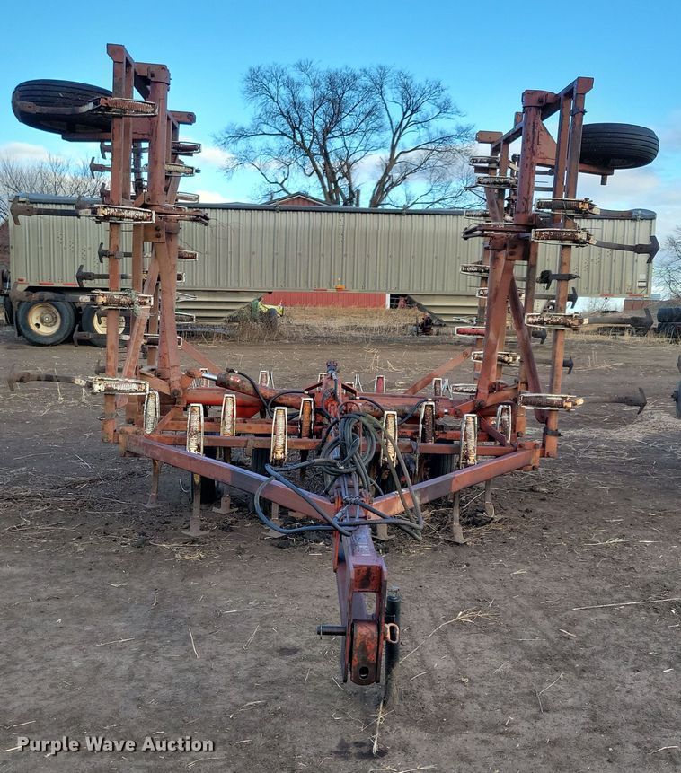 image for item DL7792 Wil-Rich  field cultivator