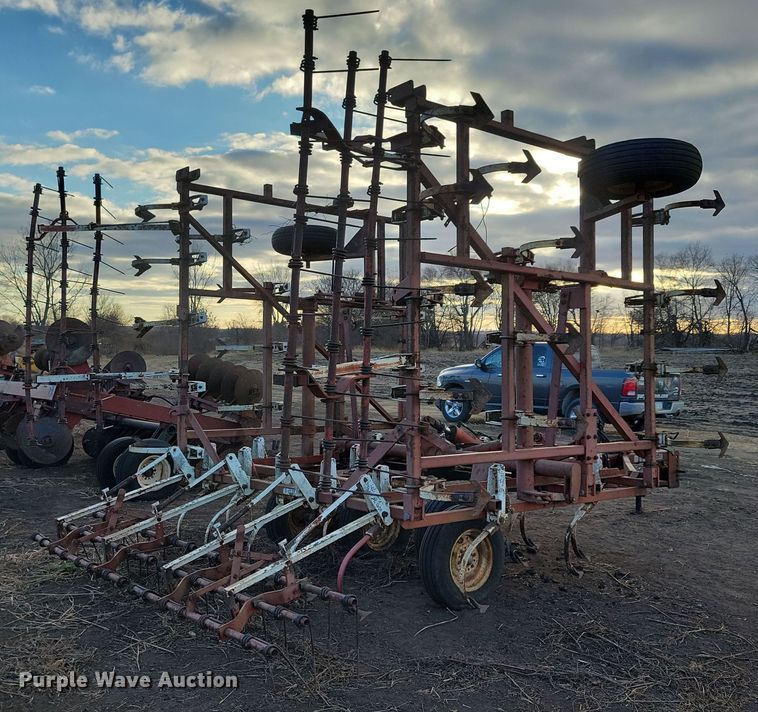 image for item DL7792 Wil-Rich  field cultivator