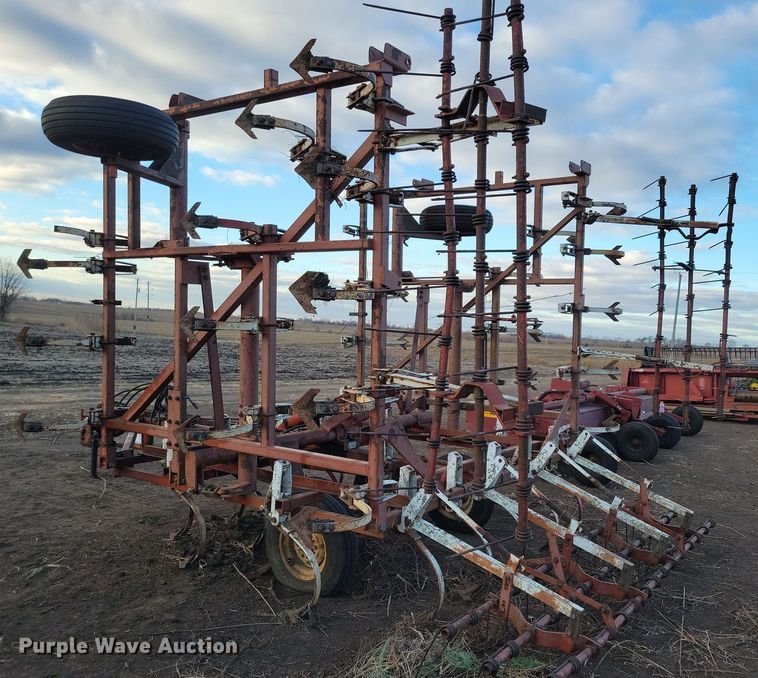 image for item DL7792 Wil-Rich  field cultivator