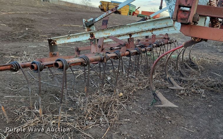 image for item DL7792 Wil-Rich  field cultivator