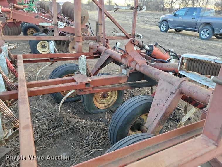 image for item DL7792 Wil-Rich  field cultivator