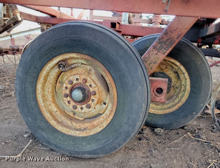 image for item DL7792 Wil-Rich  field cultivator