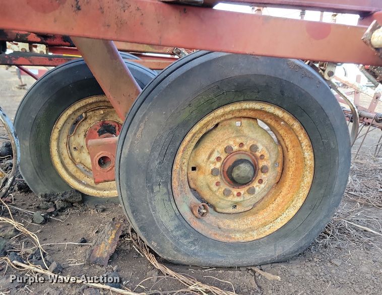 image for item DL7792 Wil-Rich  field cultivator