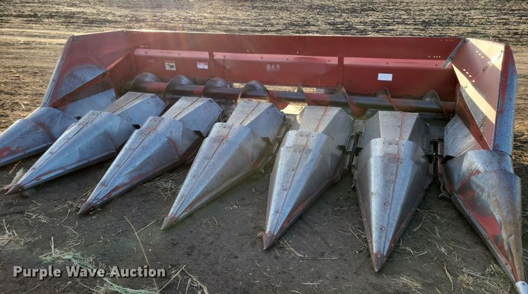 image for item DL7795 International 863  corn head