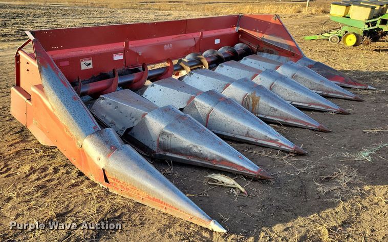 image for item DL7795 International 863  corn head