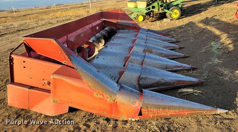 image for item DL7795 International 863  corn head