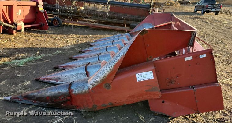 image for item DL7795 International 863  corn head