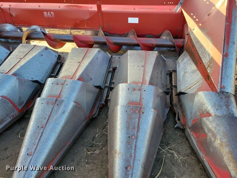 image for item DL7795 International 863  corn head