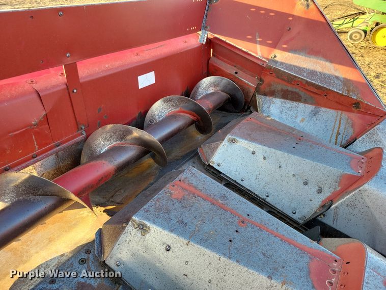 image for item DL7795 International 863  corn head