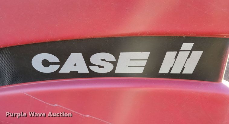 image for item DL7796 International 2208  corn head