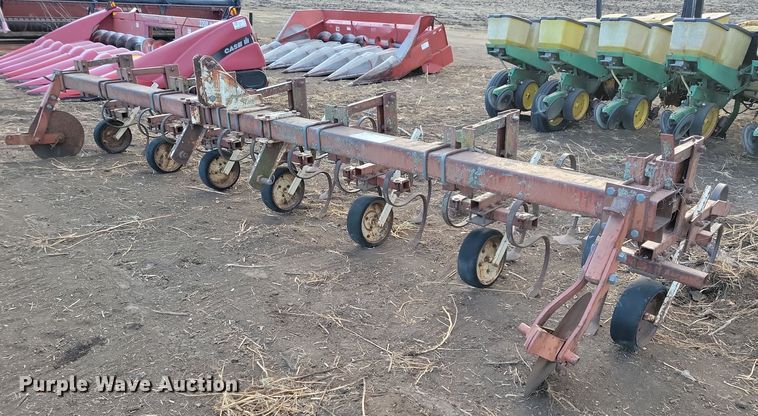 image for item DL7797 Row crop cultivator