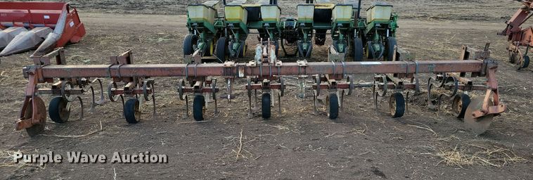image for item DL7797 Row crop cultivator